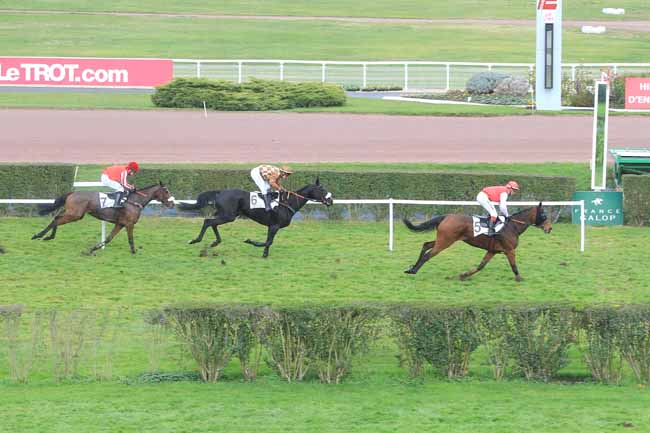 Photo d'arrivée de la course pmu PRIX LEOPOLD BARA à ENGHIEN le Lundi 14 novembre 2016
