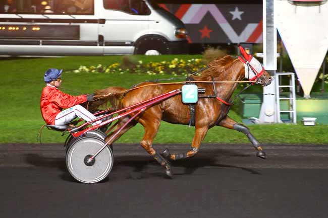 Photo d'arrivée de la course pmu PRIX SIWA à PARIS-VINCENNES le Vendredi 18 novembre 2016
