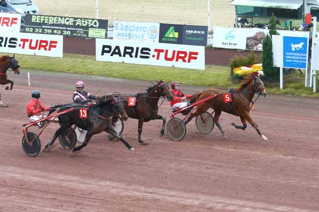 Photo d'arrivée de la course pmu GRAND PRIX DES AMATEURS à MAUQUENCHY le Mercredi 23 novembre 2016