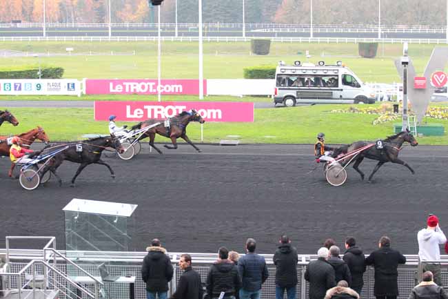 Photo d'arrivée de la course pmu PRIX DE BAGNOLES-DE-L'ORNE à PARIS-VINCENNES le Samedi 26 novembre 2016