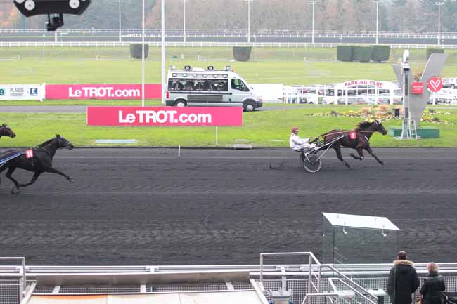 Photo d'arrivée de la course pmu PRIX DE QUIMPER à PARIS-VINCENNES le Samedi 26 novembre 2016