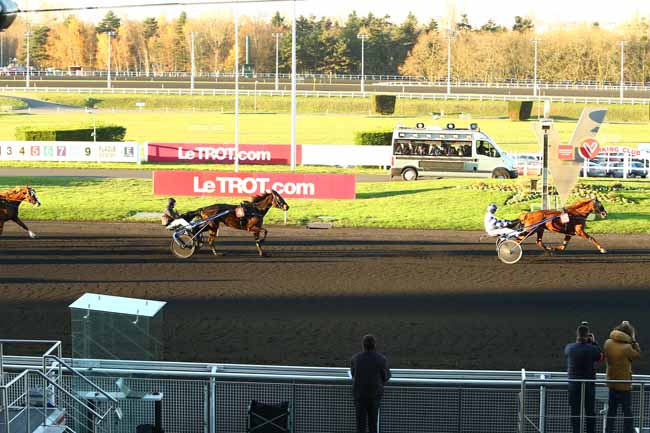 Photo d'arrivée de la course pmu PRIX DE BRETIGNY à PARIS-VINCENNES le Lundi 28 novembre 2016