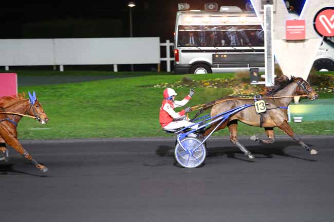 Photo d'arrivée de la course pmu PRIX KLIO à PARIS-VINCENNES le Mardi 29 novembre 2016