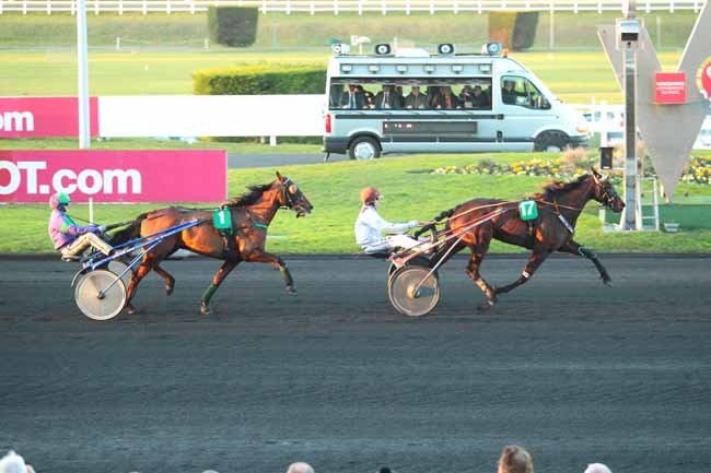 Photo d'arrivée de la course pmu PRIX DE SAINT-GEORGES DE DIDONNE à PARIS-VINCENNES le Samedi 3 décembre 2016