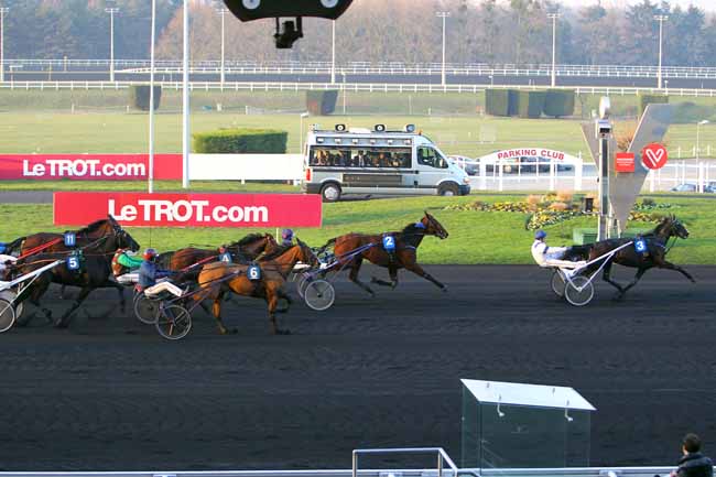 Photo d'arrivée de la course pmu PRIX DE LA FERTE-VIDAME (GR A) à PARIS-VINCENNES le Mardi 6 décembre 2016