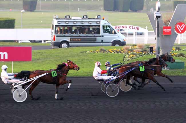 Photo d'arrivée de la course pmu PRIX DE LA FERTE-VIDAME (GR B) à PARIS-VINCENNES le Mardi 6 décembre 2016