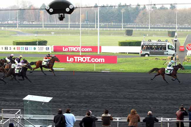 Photo d'arrivée de la course pmu PRIX D'HONFLEUR à PARIS-VINCENNES le Mercredi 7 décembre 2016