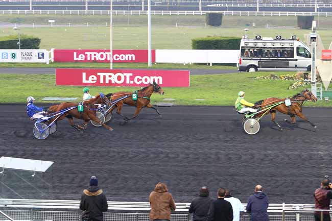 Photo d'arrivée de la course pmu PRIX DE MIRECOURT à PARIS-VINCENNES le Mercredi 7 décembre 2016
