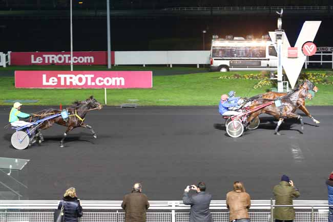 Photo d'arrivée de la course pmu PRIX DE SAINT-MALO à PARIS-VINCENNES le Mercredi 7 décembre 2016