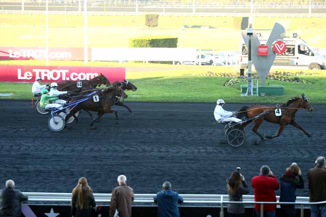 Photo d'arrivée de la course pmu PRIX DE MURAT à PARIS-VINCENNES le Jeudi 8 décembre 2016