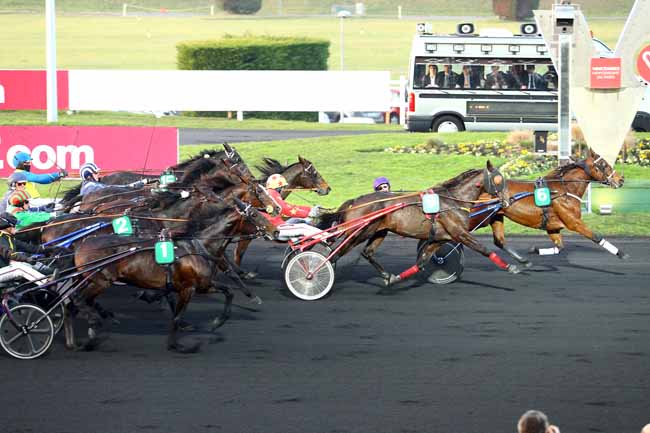 Photo d'arrivée de la course pmu PRIX DE VILLERS COTTERETS à PARIS-VINCENNES le Mercredi 14 décembre 2016