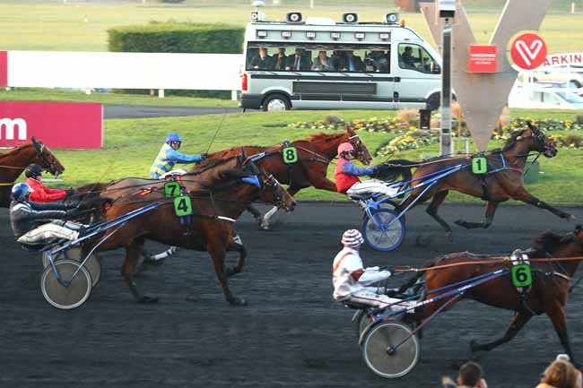 Photo d'arrivée de la course pmu PRIX DE JUSSY à PARIS-VINCENNES le Jeudi 15 décembre 2016