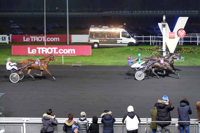 Photo d'arrivée de la course pmu PRIX DE CHATEAU-THIERRY à PARIS-VINCENNES le Dimanche 18 décembre 2016