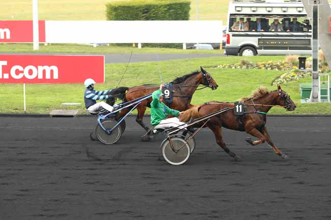 Photo d'arrivée de la course pmu PRIX DES IRIS à PARIS-VINCENNES le Mardi 20 décembre 2016