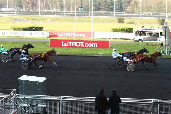 Photo d'arrivée de la course pmu PRIX DES FREESIAS à PARIS-VINCENNES le Mercredi 21 décembre 2016