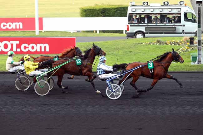 Photo d'arrivée de la course pmu PRIX DE GENCAY (GR A) à PARIS-VINCENNES le Mercredi 21 décembre 2016