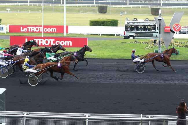 Photo d'arrivée de la course pmu PRIX DE GENCAY (GR B) à PARIS-VINCENNES le Mercredi 21 décembre 2016