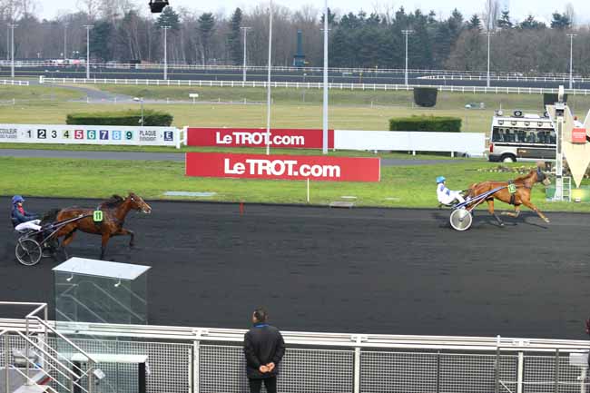 Photo d'arrivée de la course pmu PRIX DE FUSTIGNAC à PARIS-VINCENNES le Mercredi 21 décembre 2016