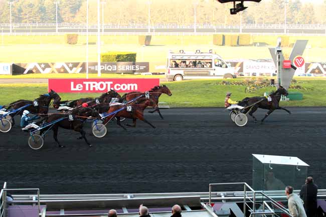 Photo d'arrivée de la course pmu PRIX DE SALVANHAC à PARIS-VINCENNES le Jeudi 29 décembre 2016