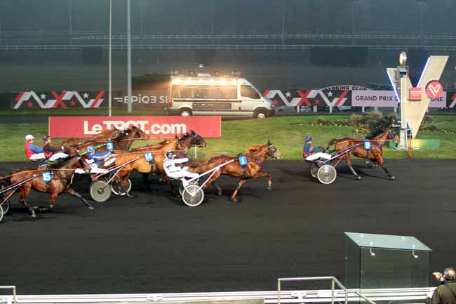 Photo d'arrivée de la course pmu PRIX D'ERBRAY (GR B) à PARIS-VINCENNES le Vendredi 30 décembre 2016