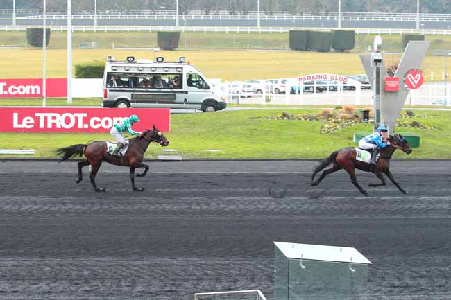 Photo d'arrivée de la course pmu PRIX DE NORT-SUR-ERDRE à PARIS-VINCENNES le Lundi 2 janvier 2017