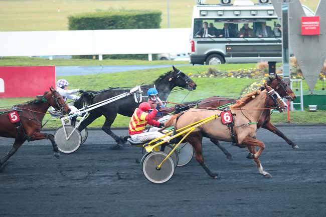 Photo d'arrivée de la course pmu PRIX DE SAINT-DENIS à PARIS-VINCENNES le Lundi 2 janvier 2017
