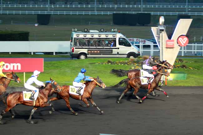 Photo d'arrivée de la course pmu PRIX DE SETE à PARIS-VINCENNES le Lundi 2 janvier 2017