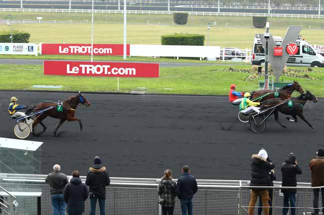 Photo d'arrivée de la course pmu PRIX DE CORDEMAIS à PARIS-VINCENNES le Mardi 3 janvier 2017