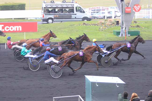 Photo d'arrivée de la course pmu PRIX D'ACIGNE à PARIS-VINCENNES le Mercredi 4 janvier 2017