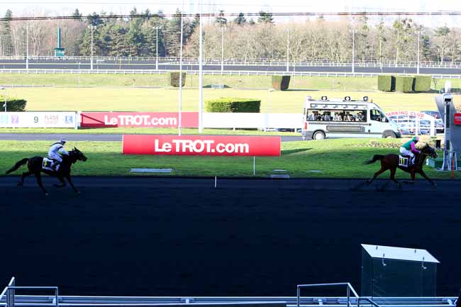 Photo d'arrivée de la course pmu PRIX DE MAULEON à PARIS-VINCENNES le Jeudi 5 janvier 2017