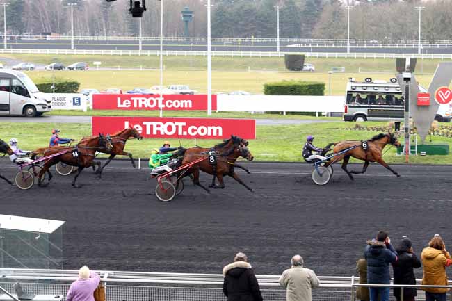 Photo d'arrivée de la course pmu PRIX DE DOUAI à PARIS-VINCENNES le Dimanche 8 janvier 2017