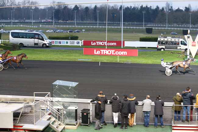 Photo d'arrivée de la course pmu PRIX DE TALENCE à PARIS-VINCENNES le Dimanche 8 janvier 2017