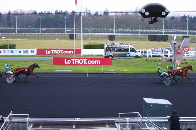Photo d'arrivée de la course pmu PRIX DE GRETZ à PARIS-VINCENNES le Lundi 9 janvier 2017