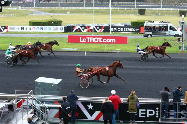 Photo d'arrivée de la course pmu PRIX DU FOREZ à PARIS-VINCENNES le Samedi 14 janvier 2017