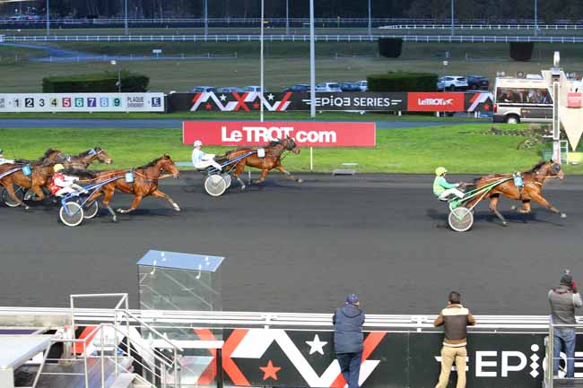 Photo d'arrivée de la course pmu PRIX DE BOIS-GUILLAUME à PARIS-VINCENNES le Samedi 14 janvier 2017
