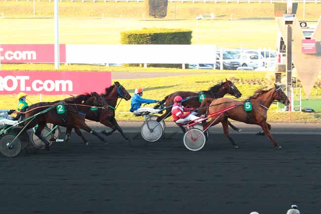 Photo d'arrivée de la course pmu PRIX DE PONTAULT-COMBAULT (GR B) à PARIS-VINCENNES le Jeudi 19 janvier 2017