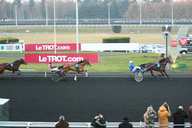 Photo d'arrivée de la course pmu PRIX NOVILLE à PARIS-VINCENNES le Jeudi 19 janvier 2017
