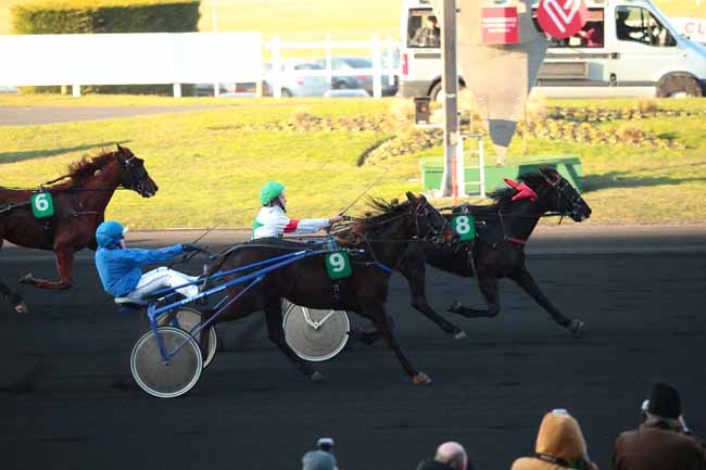 Photo d'arrivée de la course pmu PRIX D'ORLEANS à PARIS-VINCENNES le Vendredi 20 janvier 2017