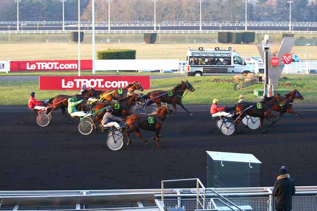 Photo d'arrivée de la course pmu PRIX DE BEAUCOURT à PARIS-VINCENNES le Vendredi 20 janvier 2017