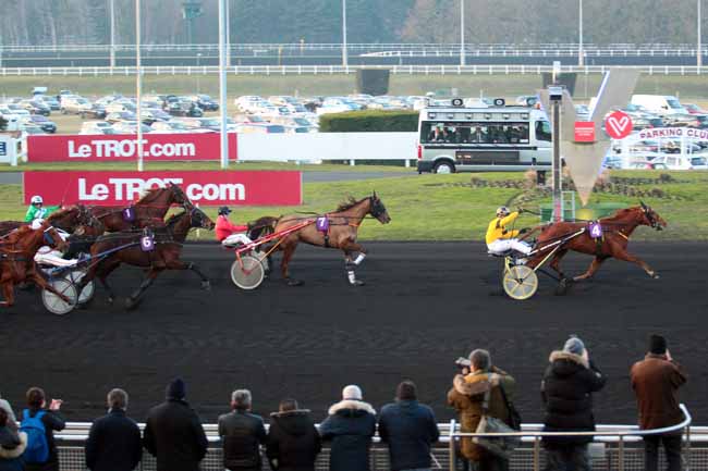 Photo d'arrivée de la course pmu PRIX DE MIRANDE à PARIS-VINCENNES le Dimanche 22 janvier 2017