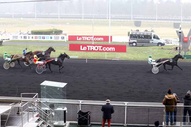 Photo d'arrivée de la course pmu PRIX DE SAINT-OMER à PARIS-VINCENNES le Lundi 23 janvier 2017