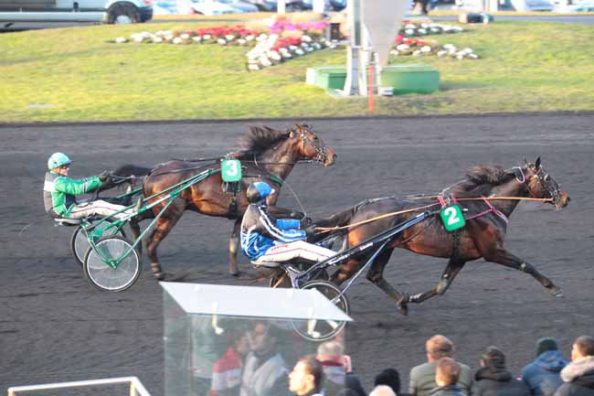 Photo d'arrivée de la course pmu PRIX JEAN-RENE GOUGEON à PARIS-VINCENNES le Dimanche 29 janvier 2017