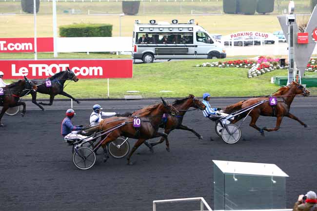 Photo d'arrivée de la course pmu PRIX JEAN ET ANDRE DE LA VAISSIERE à PARIS-VINCENNES le Mardi 31 janvier 2017