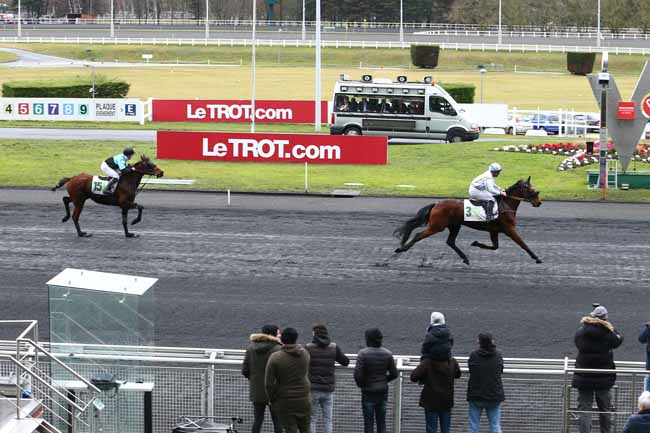 Photo d'arrivée de la course pmu PRIX DE LANNEMEZAN à PARIS-VINCENNES le Samedi 4 février 2017