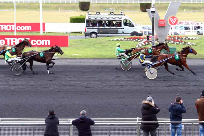 Photo d'arrivée de la course pmu PRIX DE BARFLEUR à PARIS-VINCENNES le Samedi 4 février 2017