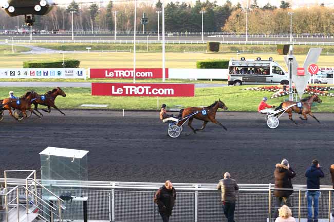 Photo d'arrivée de la course pmu PRIX ROQUEPINE à PARIS-VINCENNES le Samedi 4 février 2017