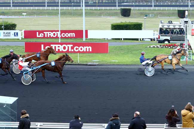 Photo d'arrivée de la course pmu PRIX DE MONTLUCON (GR B) à PARIS-VINCENNES le Mercredi 8 février 2017