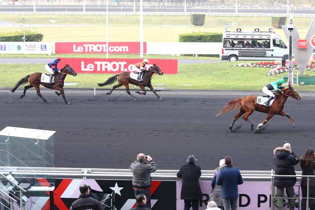Photo d'arrivée de la course pmu PRIX ANDRE THERON - PRIX DE ROMORANTIN à PARIS-VINCENNES le Jeudi 9 février 2017