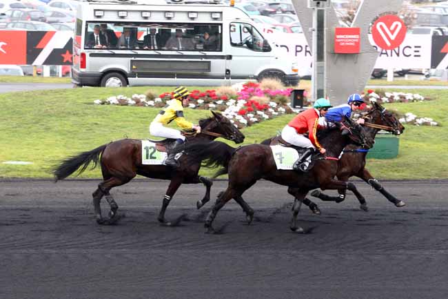 Photo d'arrivée de la course pmu PRIX SALAM à PARIS-VINCENNES le Dimanche 12 février 2017