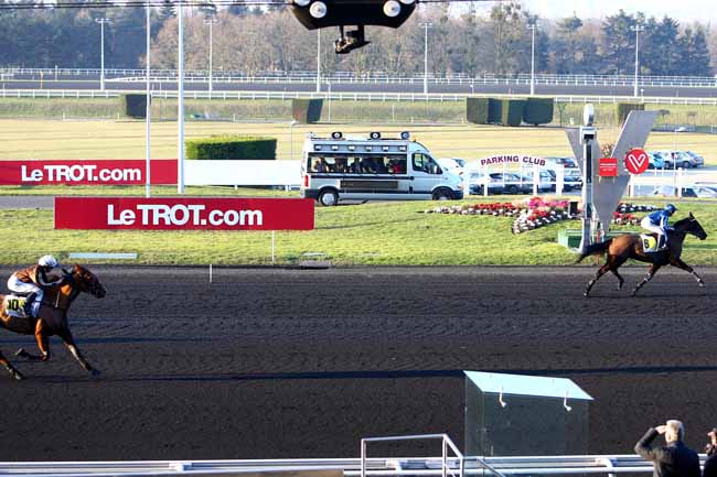 Photo d'arrivée de la course pmu PRIX DE MONTEBOURG à PARIS-VINCENNES le Lundi 13 février 2017